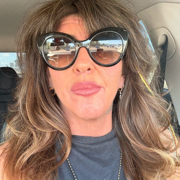 Meet your Posher, Sam - Picture 5 of 5